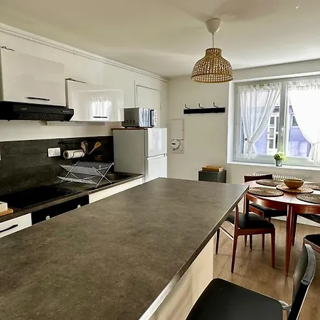 Au Coeur De L'auvergne Apartment *